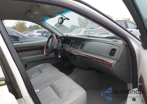 2004 Mercury Grand Marquis Ls z USA, uszkodzony, nr VIN 2MEHM75W94X649864